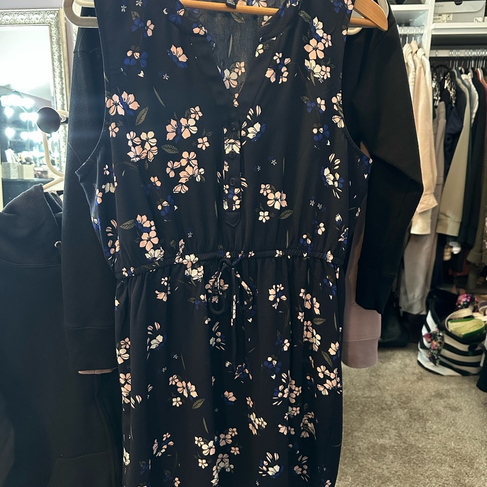 41 Hawthorn Black Floral Midi Dress